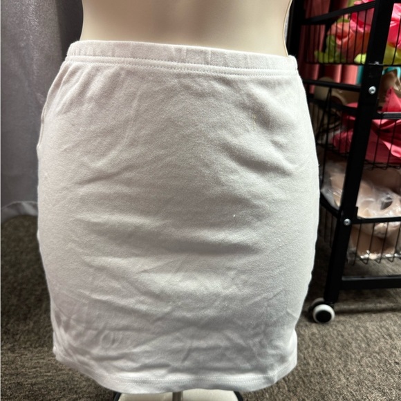 SHEIN Dresses & Skirts - SHEIN White Mini Pencil Skirt Casual